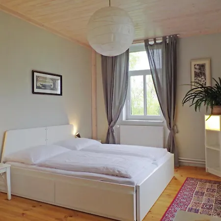 Schola Pensión Noutonice