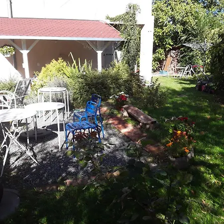 Schola Guest house Noutonice