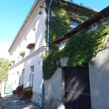 Schola Guest house
