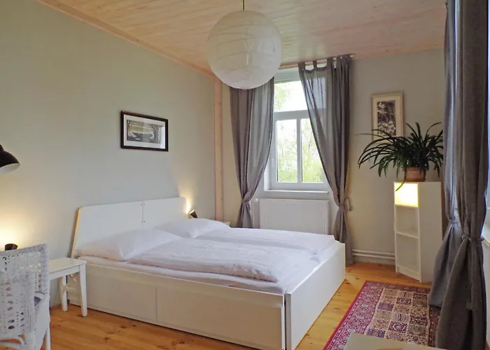 Schola Pensión Noutonice